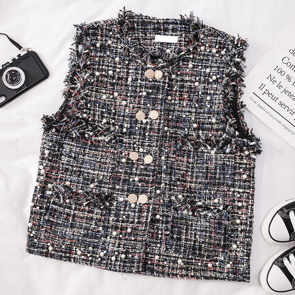 Нов модел дамски елек в светъл и тъмен цвят