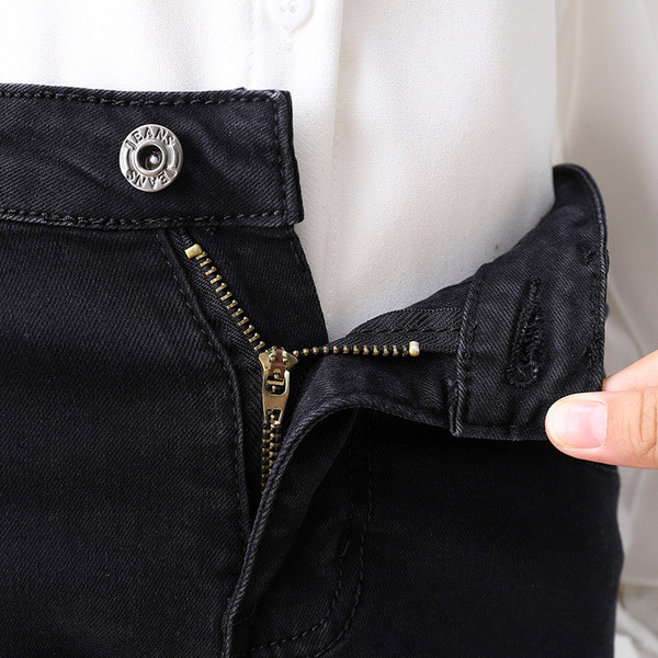 Модерни дамски дънки с висока талия и джобове в черен цвят