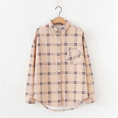 Карирана дамска риза в няколко цвята с джоб и дълъг ръкав