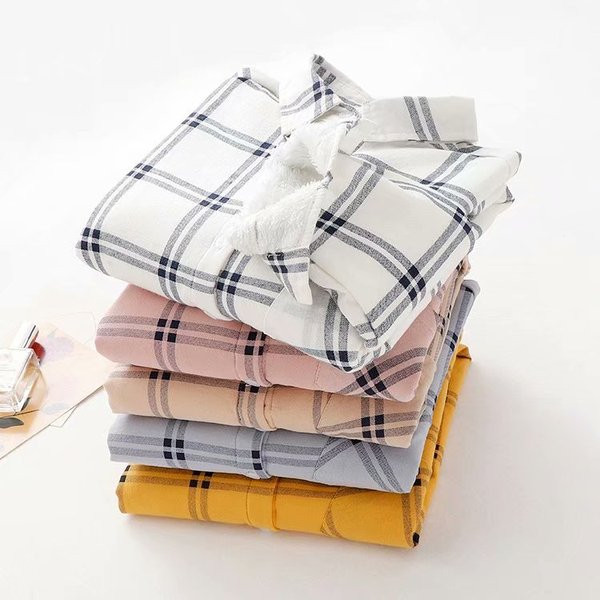 Карирана дамска риза в няколко цвята с джоб и дълъг ръкав