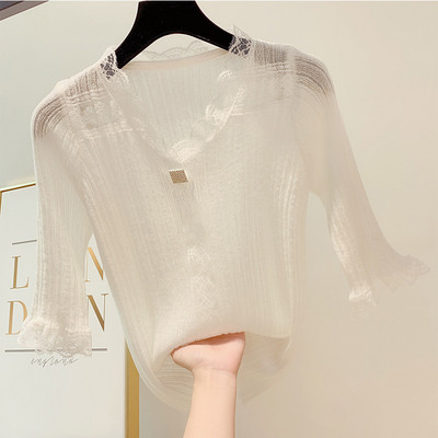 Pulover de dama modern cu dantela si decolteu spitz in mai multe culori