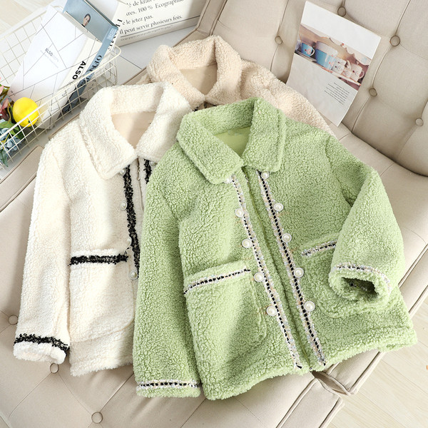 Дамско палто с перли и джобове в няколко цвята