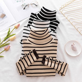 Дамска блуза втален модел с висока яка и копчета