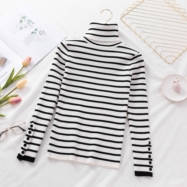 Дамска блуза втален модел с висока яка и копчета 