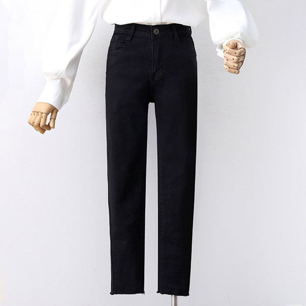 Нов модел ежедневни дамски дънки с джобове в черен цвят