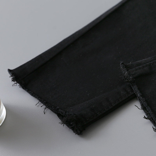 Нов модел ежедневни дамски дънки с джобове в черен цвят