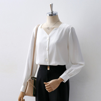 Camasa de dama modern model nou cu decolteu spitz si nasturi in alb si negru