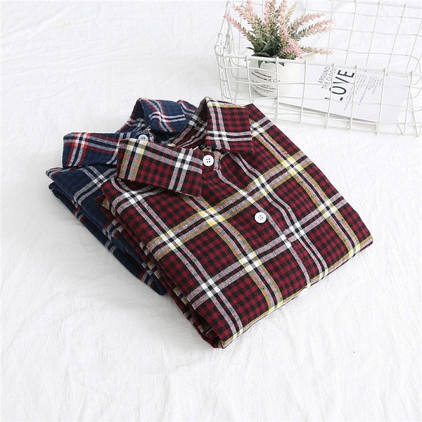 Карирана дамска риза в син и червен цвят с класическа яка