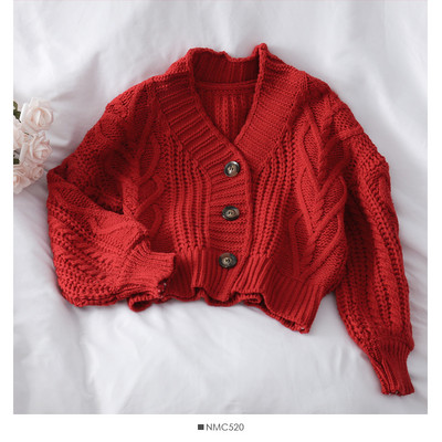 Мека дамска жилетка с копчета и V-образно деколте