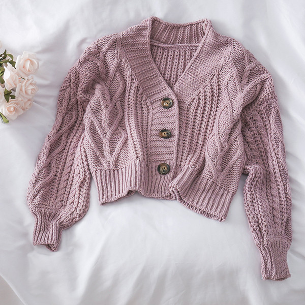 Мека дамска жилетка с копчета и V-образно деколте 