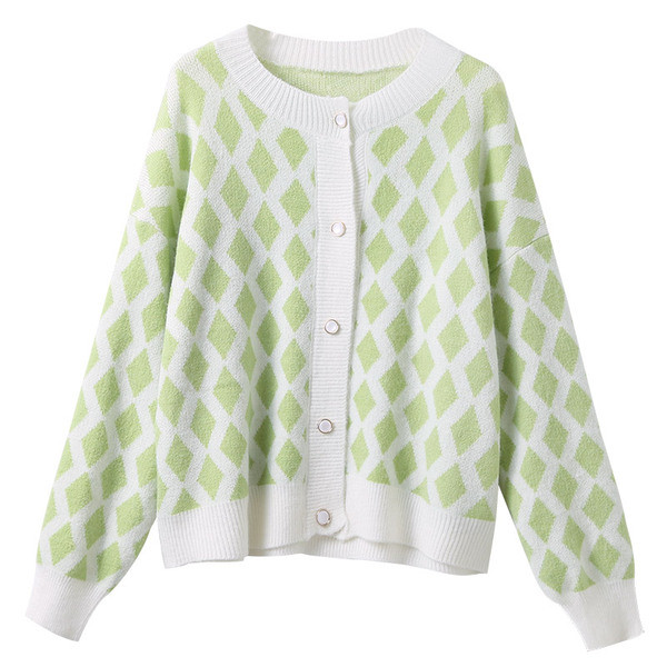 Модерна дамска жилетка с шарка и копчета в бял цвят