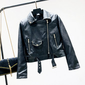 Актуално дамско кожено яке в черен,бял и златист цвят