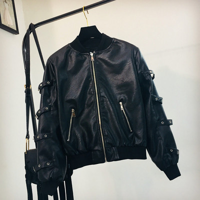 Дамско ежедневно кожено яке с цип в черен цвят