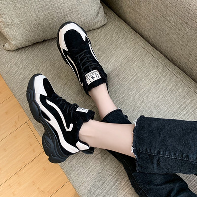 НОВ модел дамски кецове с връзки в два цвята 