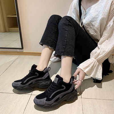 НОВ модел дамски кецове с връзки в два цвята 