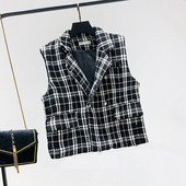 Модерен дамски кариран елек с шпиц деколте - къс модел