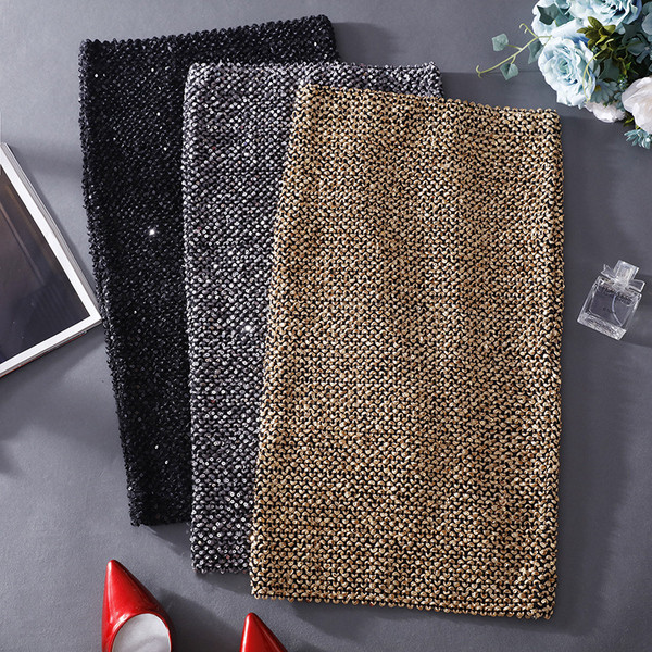 Елегантна дамска пола с лъскав ефект в черен, сребрист и златист цвят