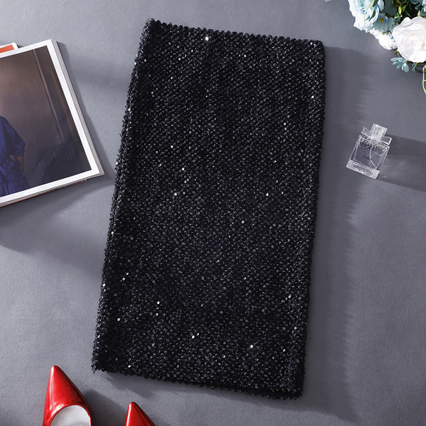 Елегантна дамска пола с лъскав ефект в черен, сребрист и златист цвят