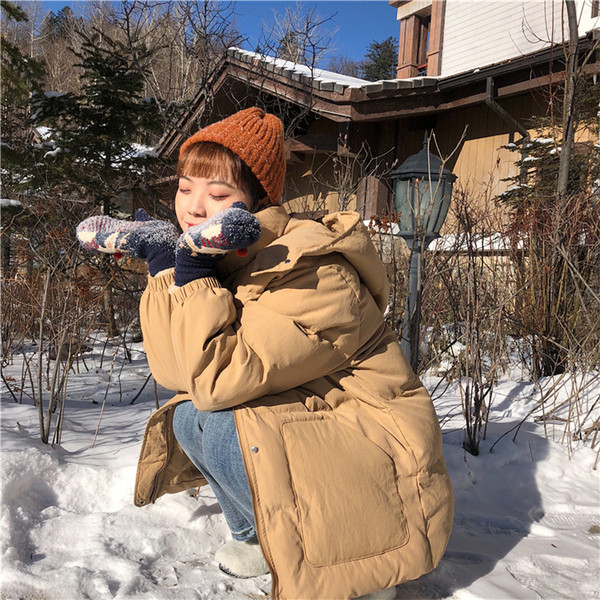 Дамско актуално яке в два цвята с висока яка и качулка