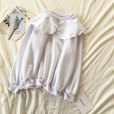 Ежедневна дамска блуза в три цвята с овално деколте