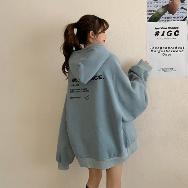 Дамски суичър широк модел в два цвята с надпис