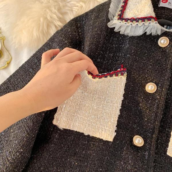 Нов модел модерно дамско палто с класическа яка и джобове в черен цвят