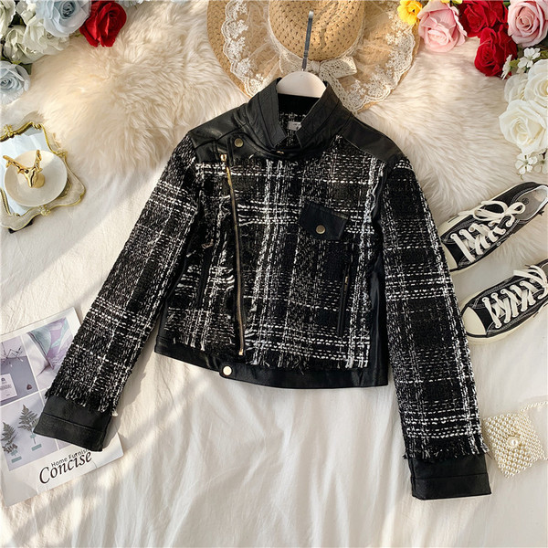 Стилно дамско яке с цип и джоб в черен цвят