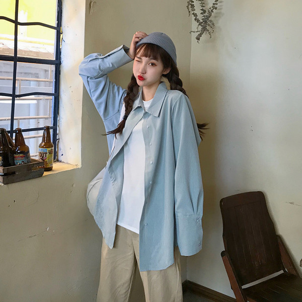 Раирана дамска дълга риза в син и розов цвят с класическа яка