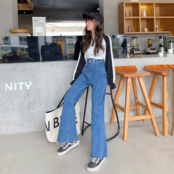 Дамски дънки в син цвят с висока талия прав модел