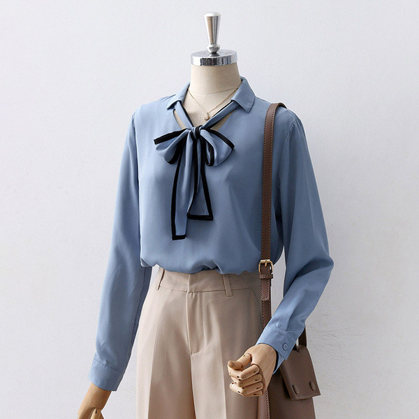 Нов модел дамска риза с връзки и дълъг ръкав в син цвят