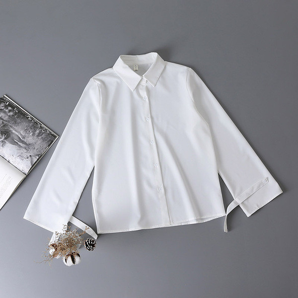 Нов модел дамска риза с класическа яка и дълъг ръкав в бял цвят