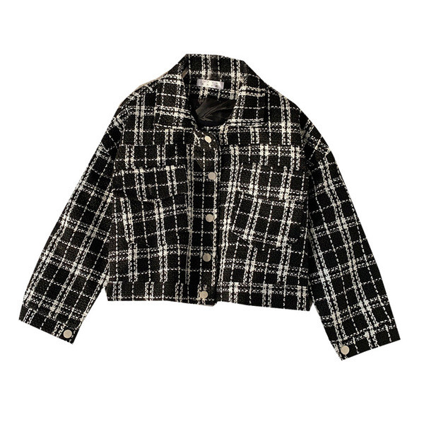 Ежедневно дамско яке с копчета в бял и черен цвят