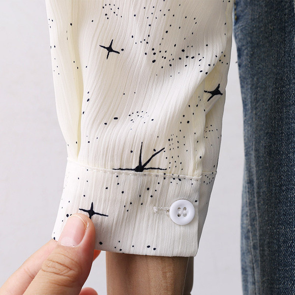 Нов модел дамска риза с копчета,шарка и джоб в бял и черен цвят