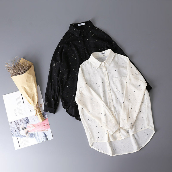 Нов модел дамска риза с копчета,шарка и джоб в бял и черен цвят