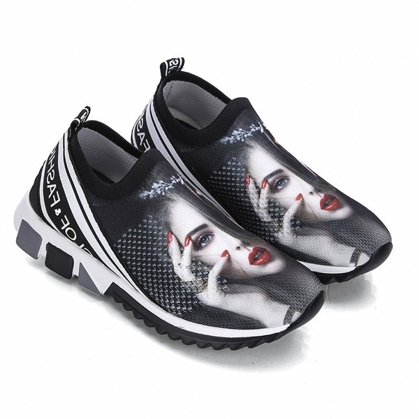 Дамски ежедневни обувки в три цвята с цветна апликация