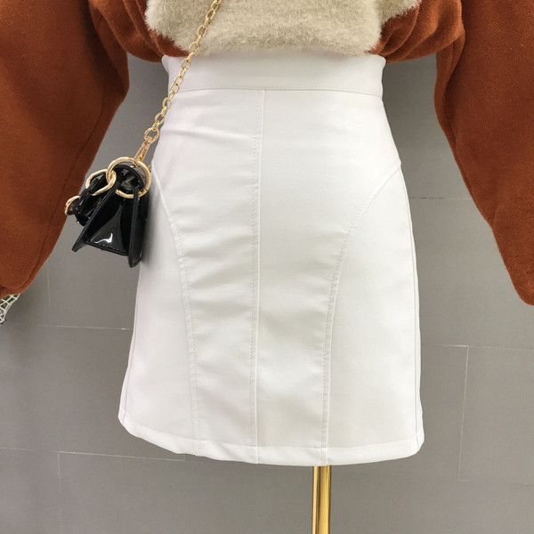 Кожена дамска пола с висока талия в оранжев, черен и бял цвят