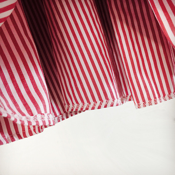 Дамска раирана рокля с цветна бродерия в три цвята 