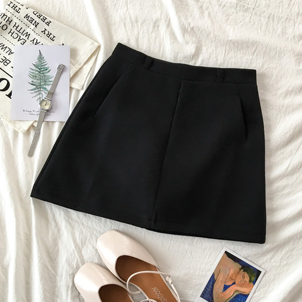 Нов модел дамска пола в три цвята с джобове и висока талия