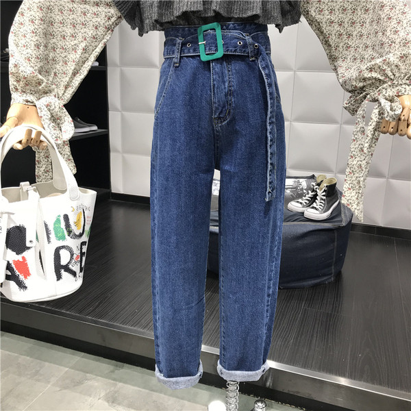 Нов модел дамски дънки с колан в черен и син цвят