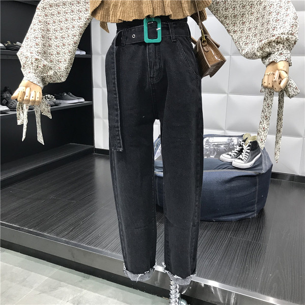 Нов модел дамски дънки с колан в черен и син цвят