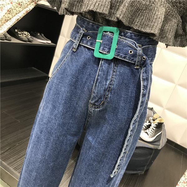 Нов модел дамски дънки с колан в черен и син цвят