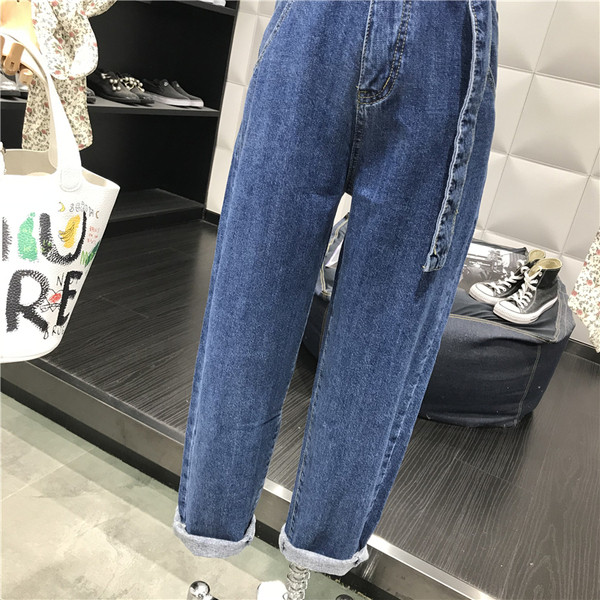 Нов модел дамски дънки с колан в черен и син цвят