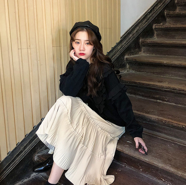 Bluza de dama actuala in mai multe culori cu decolteu oval