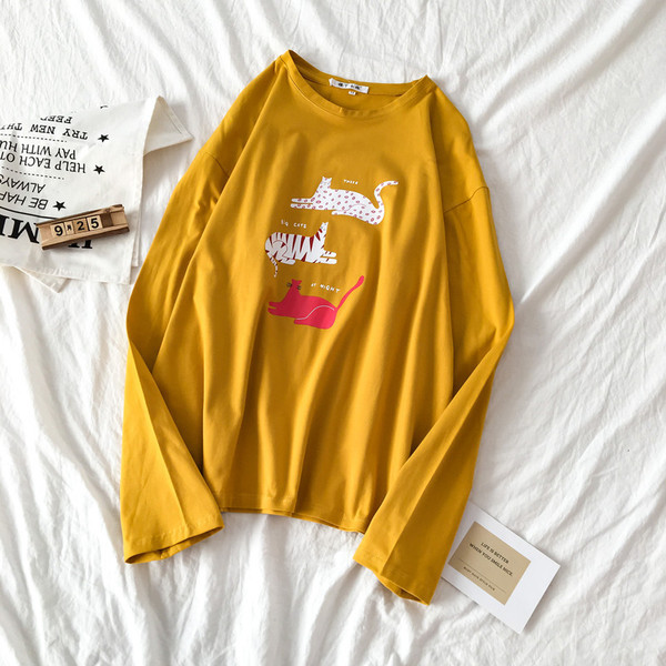 Bluza de dama in mai multe culori cu aplicatie si maneci lungi