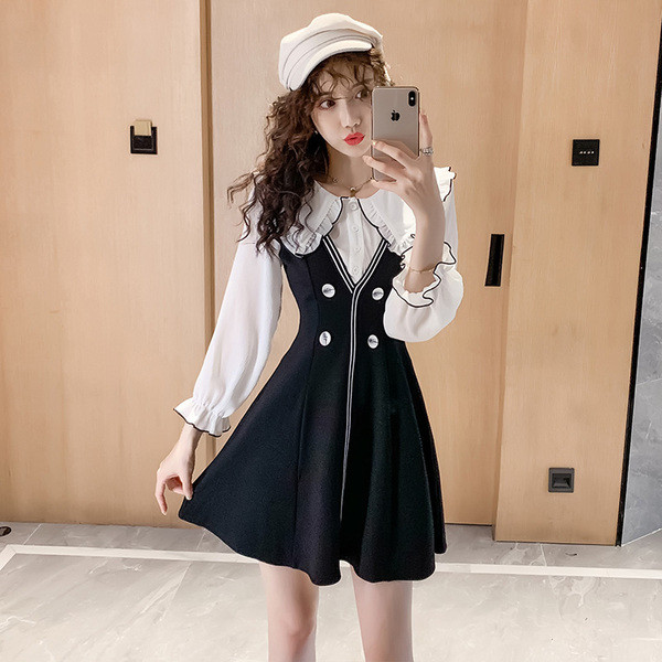 Rochie moderna de dama cu maneci lungi - model croiat in culoarea neagra