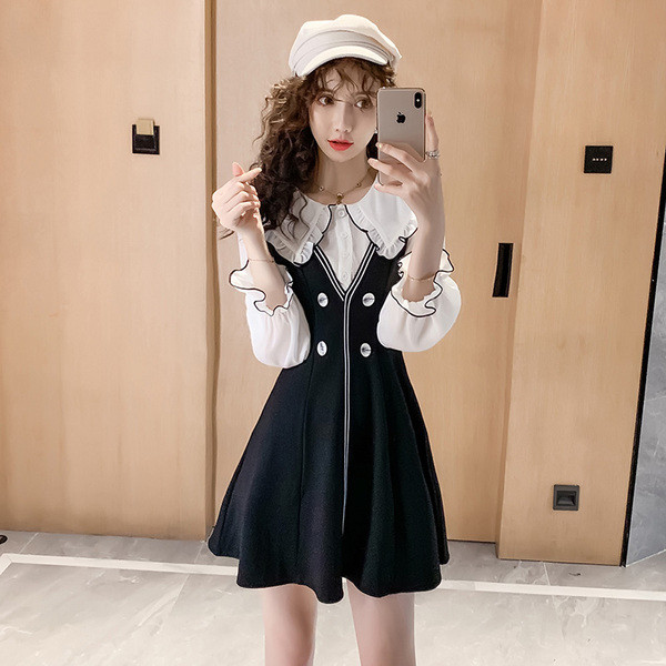 Rochie moderna de dama cu maneci lungi - model croiat in culoarea neagra