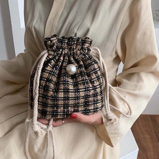 Плетена дамска чанта тип торба в различни цветове 