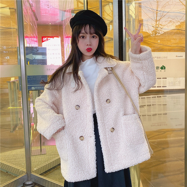 Модерно дамско широко палто в два цвята с копчета