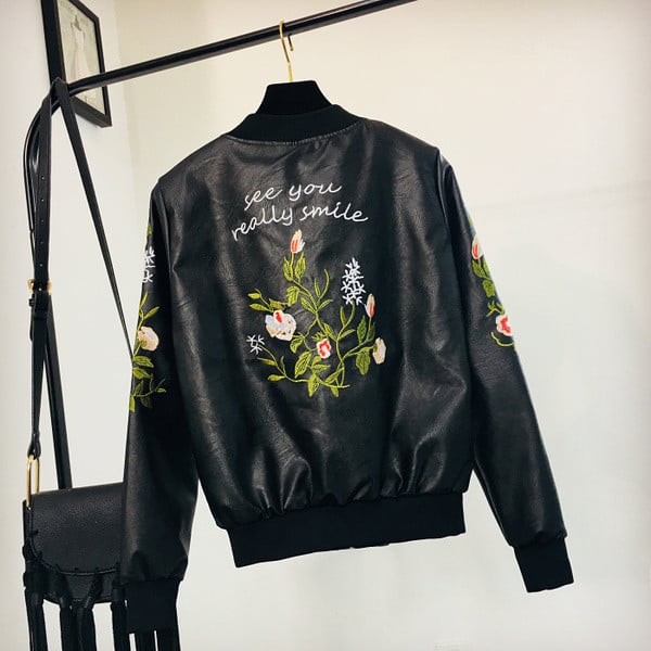 Дамско кожено ежедневно яке с цветна бродерия 