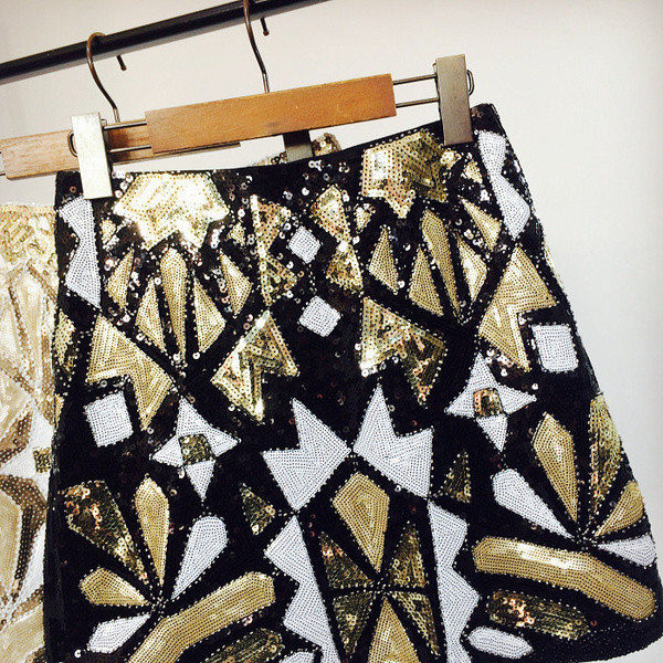 Актуална дамска пола с цветни пайети и висока талия 